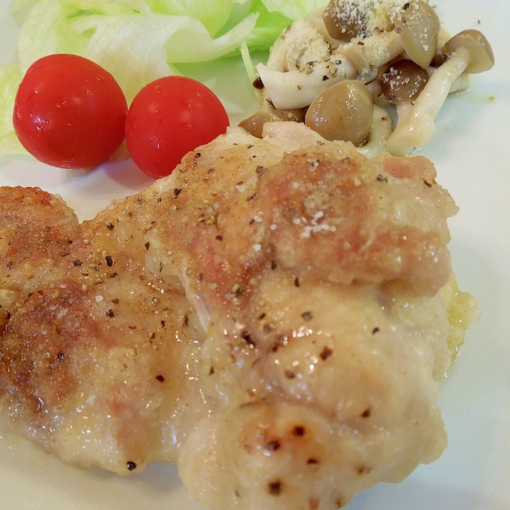 爽やかで美味しい♪鶏モモ肉のペッパーレモン焼き